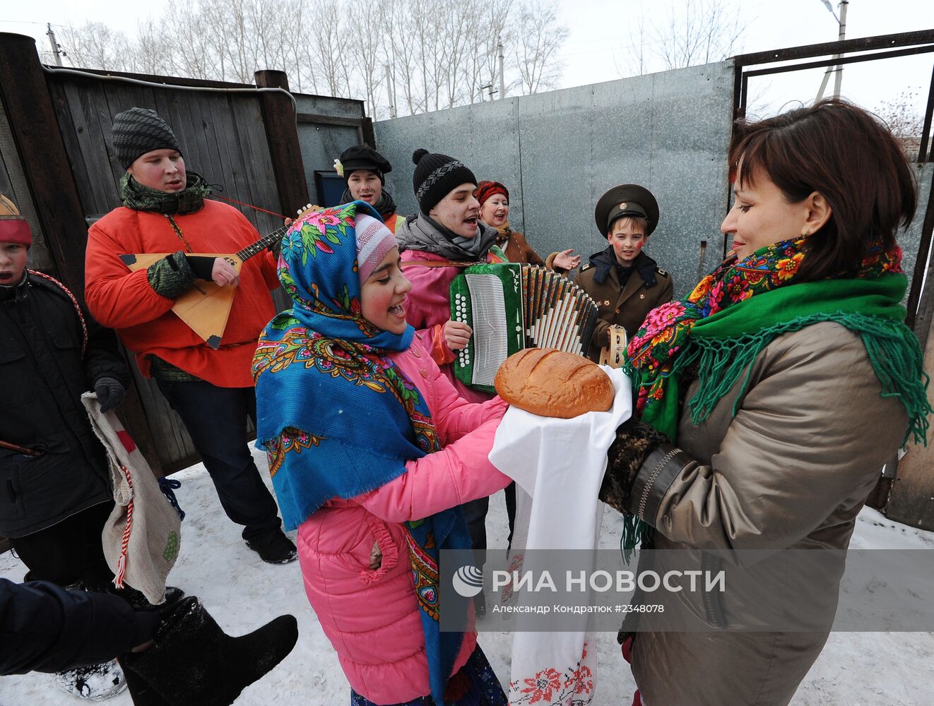 Святочные гадания и колядки в Челябинске
