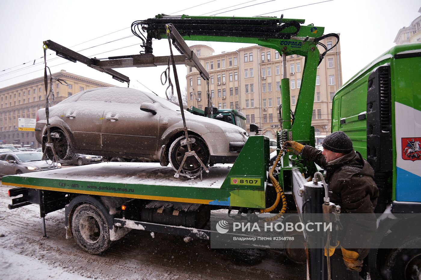 Эвакуация неправильно припаркованных автомобилей