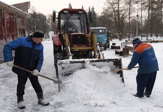 Уборка снега в Москве