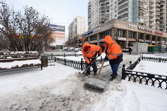 Уборка снега в Москве