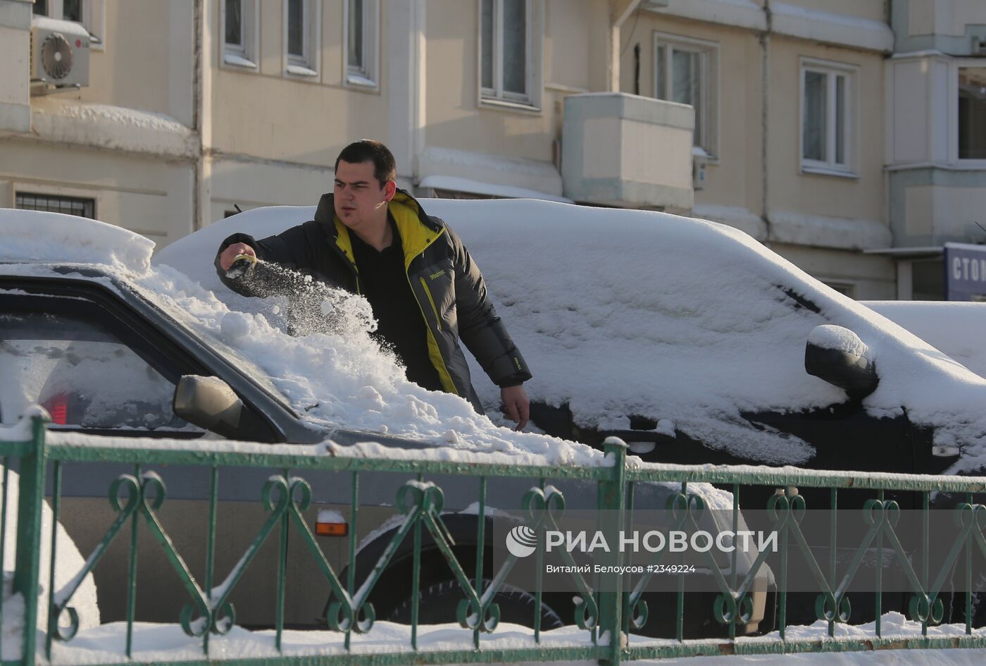 Уборка снега в Москве