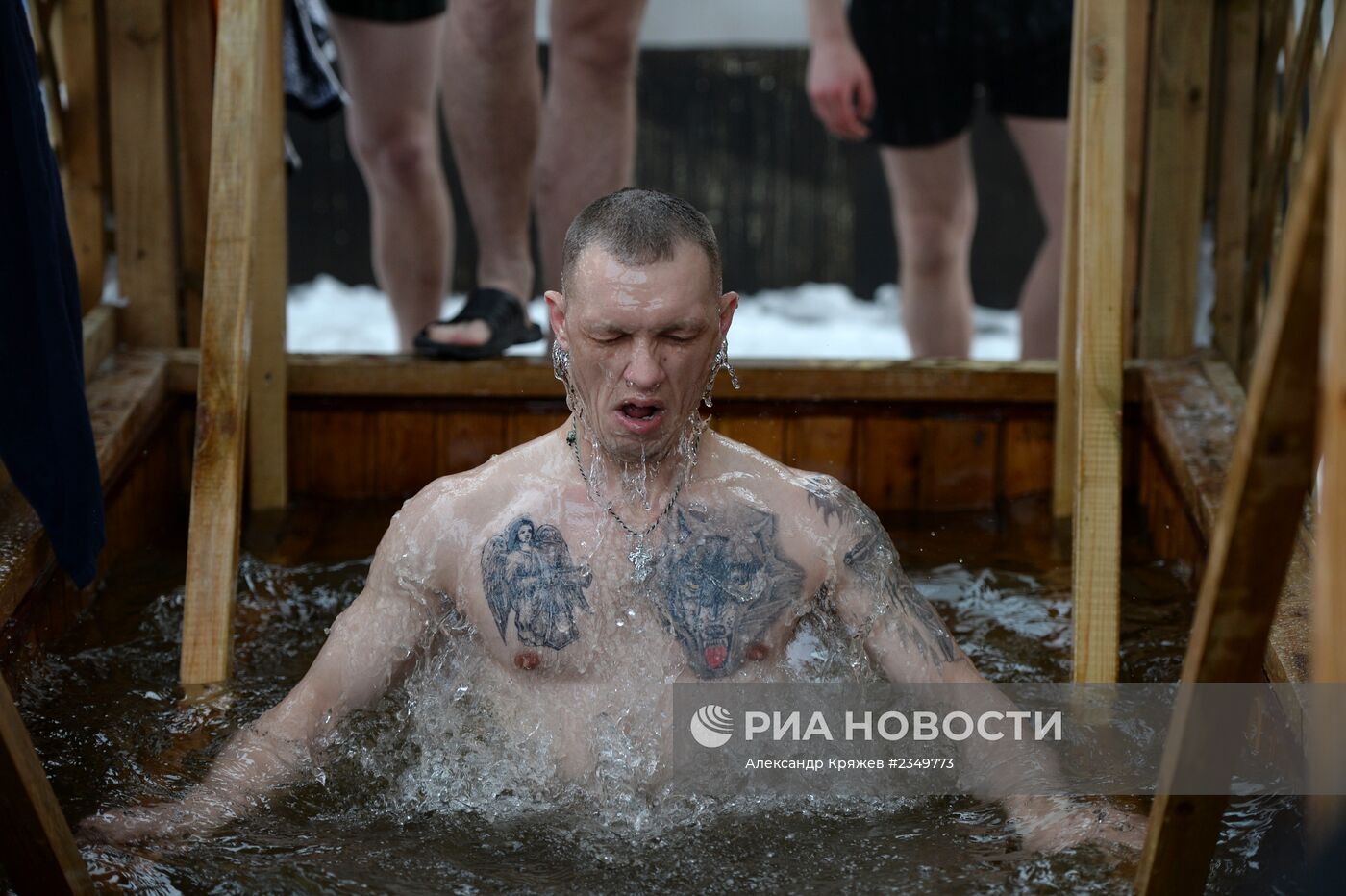 Православные верующие отмечают праздник Крещение Господне