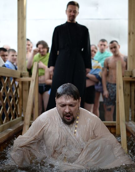 Православные верующие отмечают праздник Крещение Господне