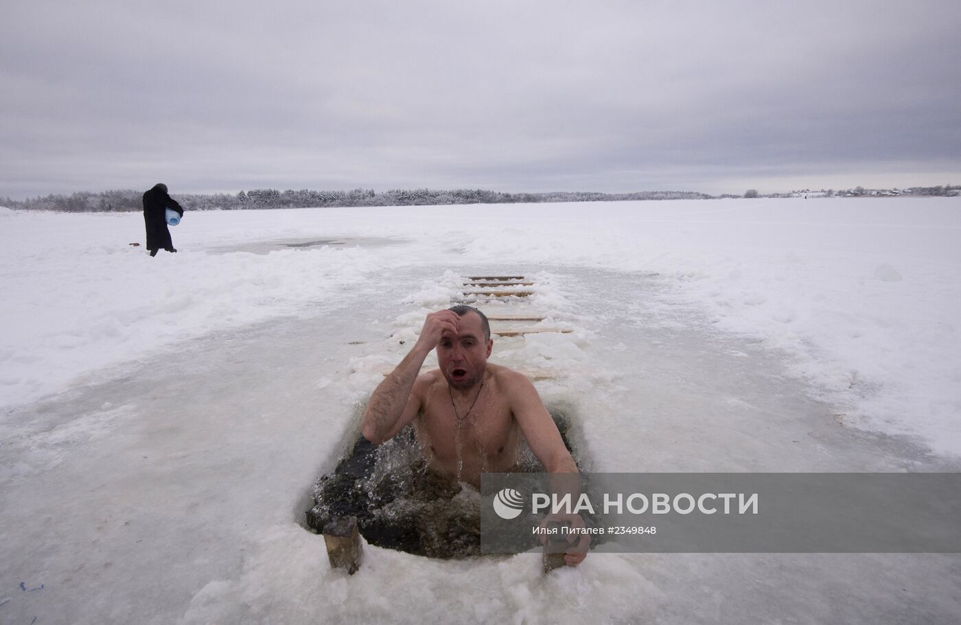 Православные верующие отмечают Крещение Господне