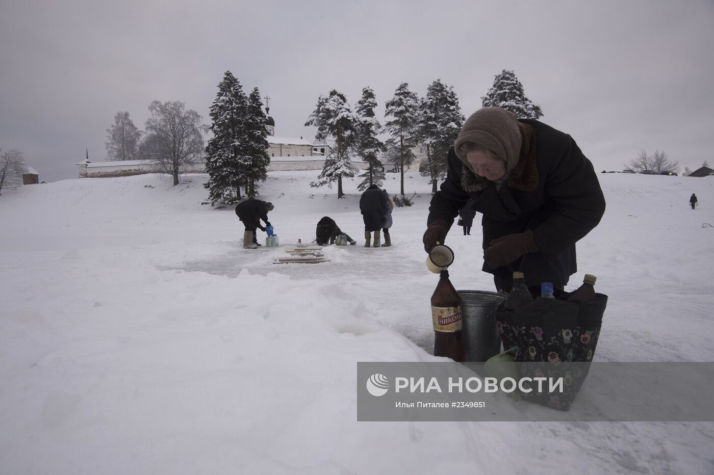 Православные верующие отмечают Крещение Господне