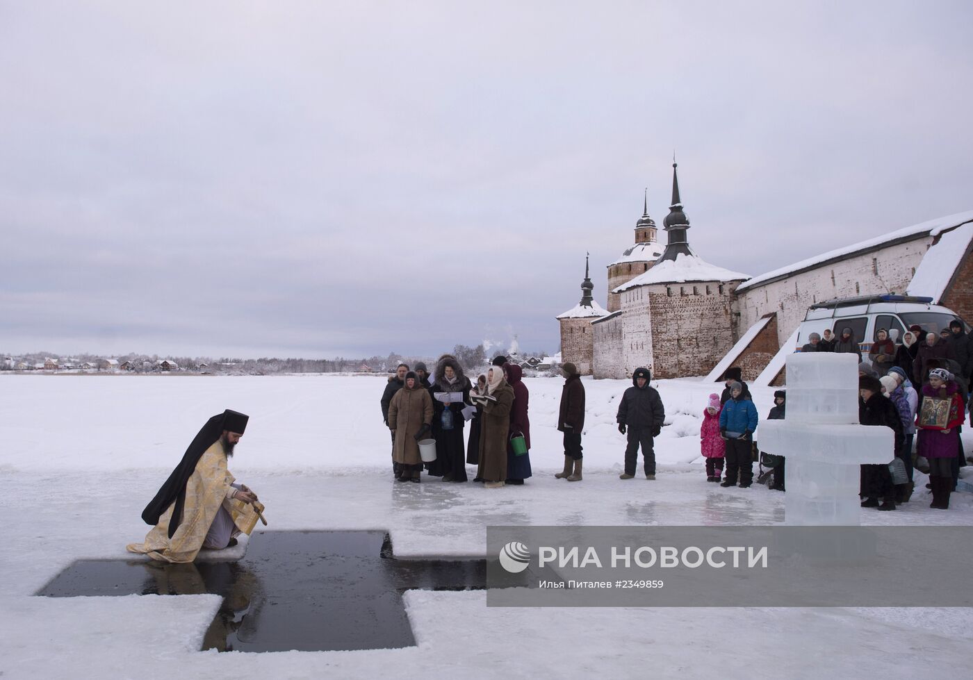 Православные верующие отмечают Крещение Господне