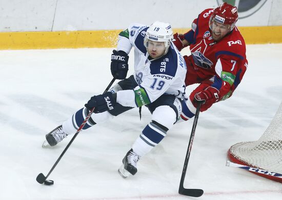 Хоккей. КХЛ. Матч "Локомотив" - "Динамо"