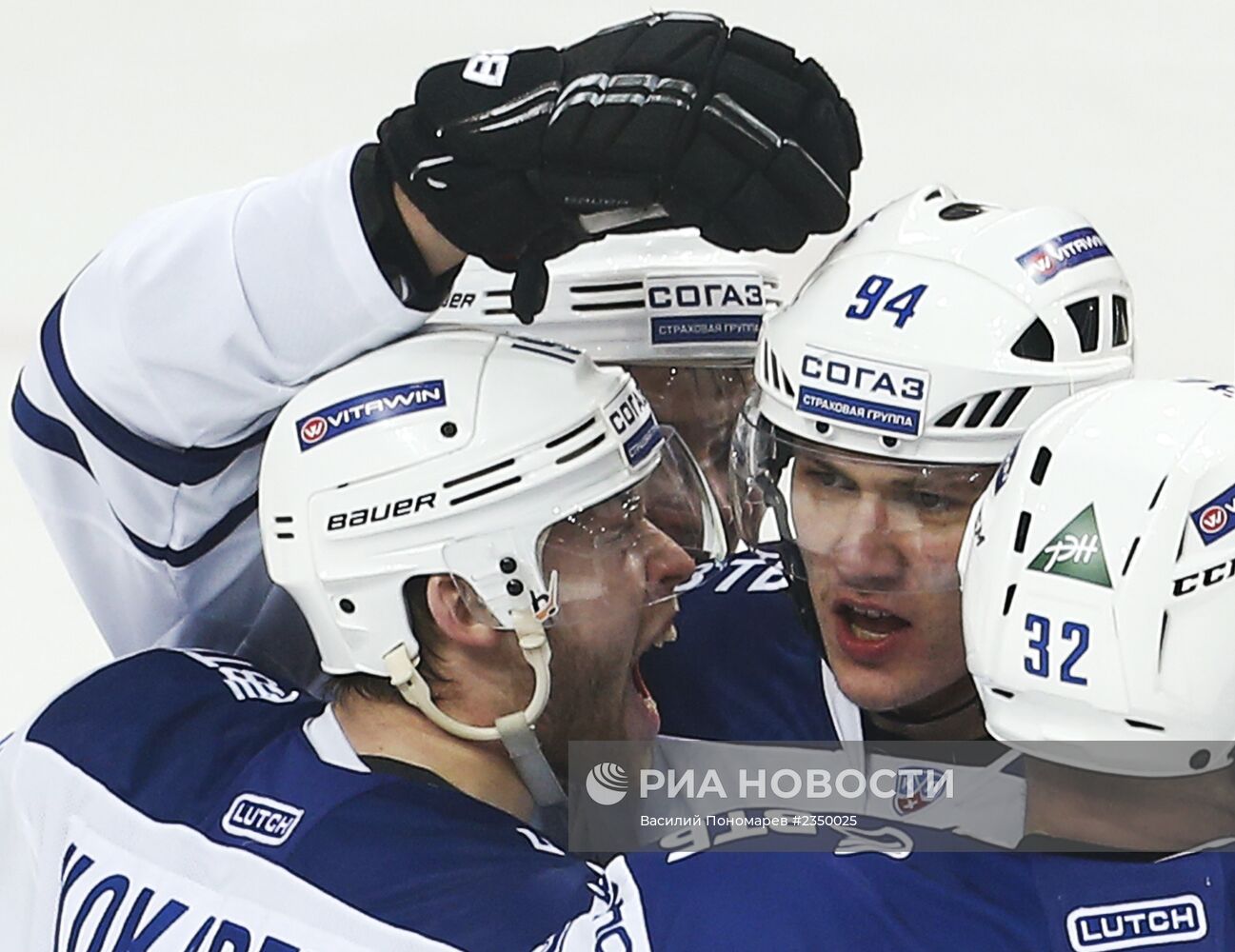 Хоккей. КХЛ. Матч "Локомотив" - "Динамо"