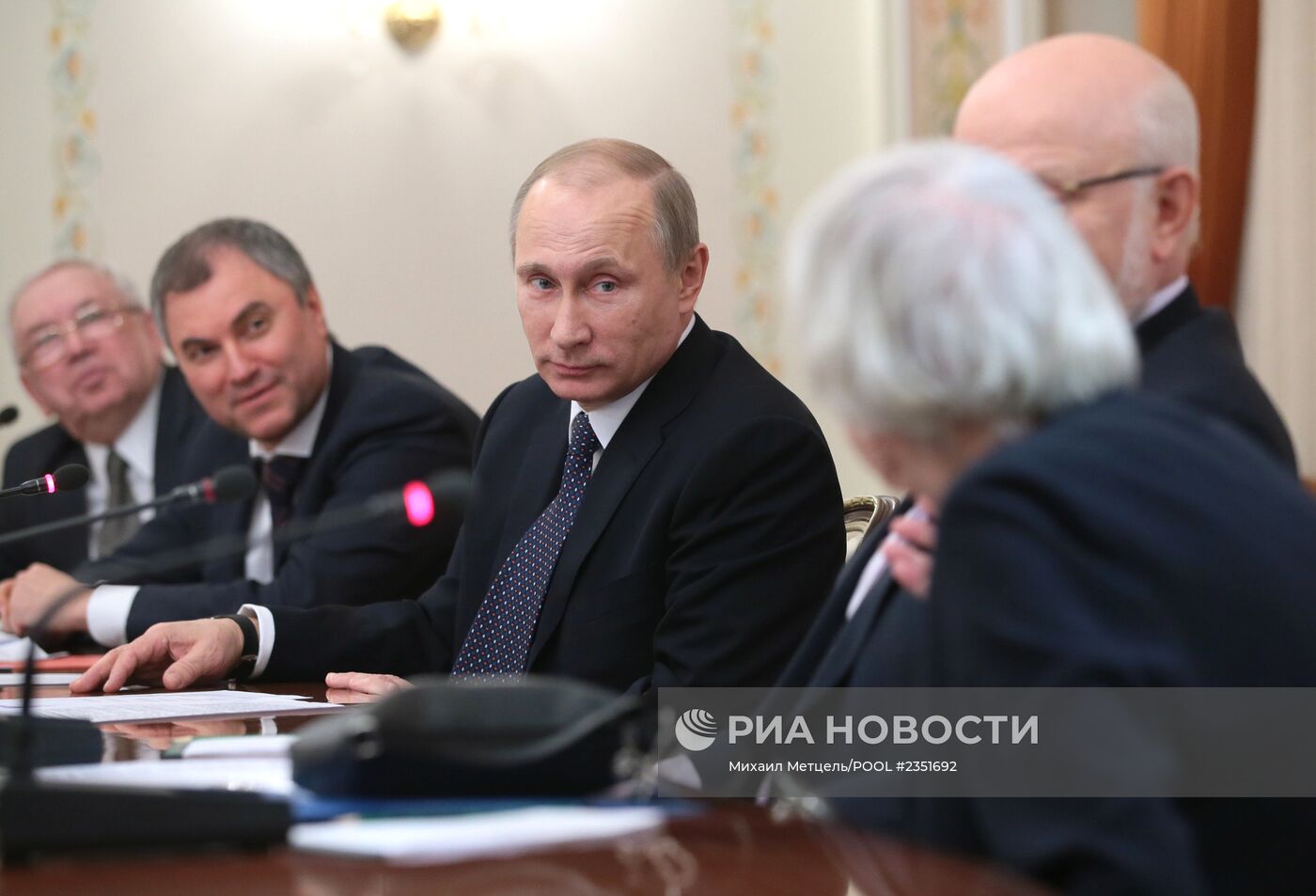 В.Путин встретился с представителями ведущих российских правозащитных организаций