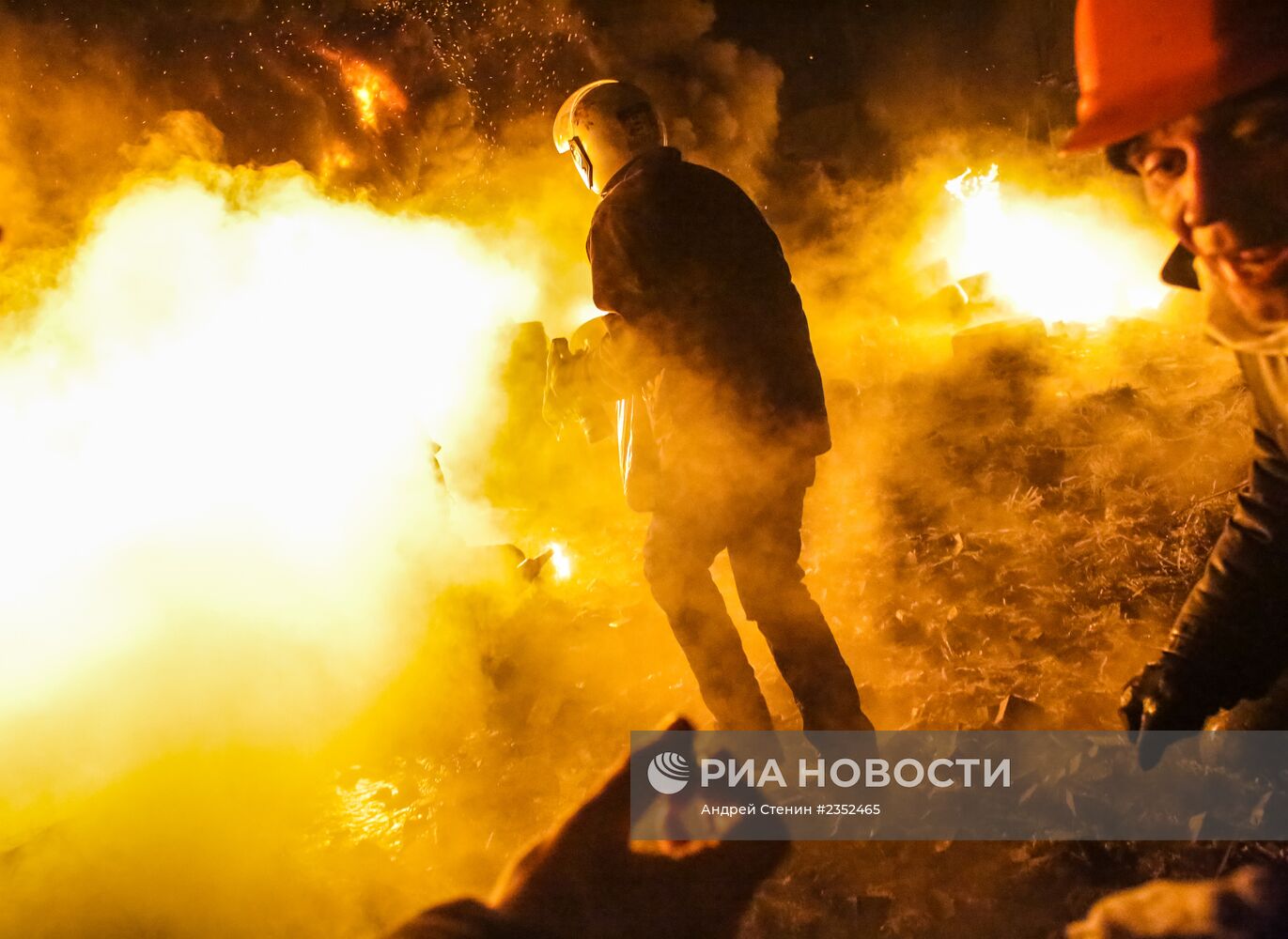 Столкновения протестующих с милицией в центре Киева