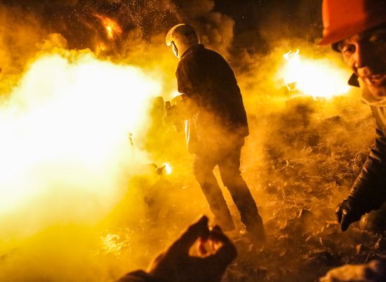 Столкновения протестующих с милицией в центре Киева