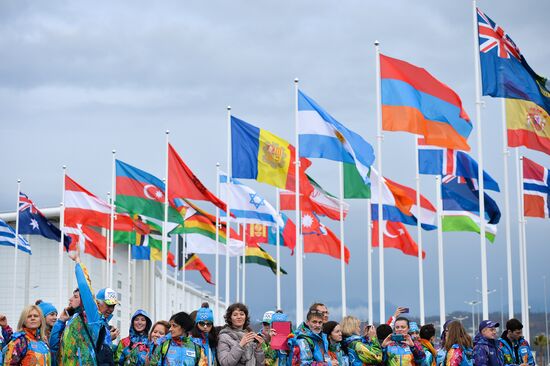 Церемония открытия Олимпийской деревни в прибрежном кластере
