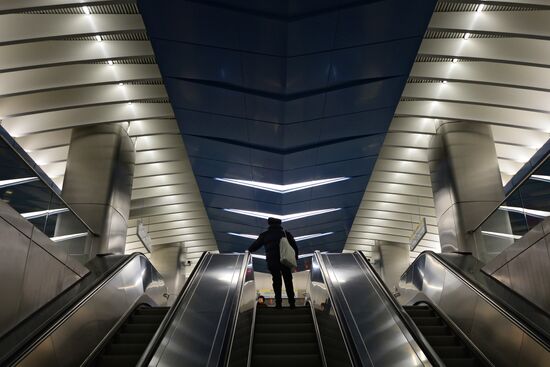 Станция метро "Деловой центр" открыта для пассажиров