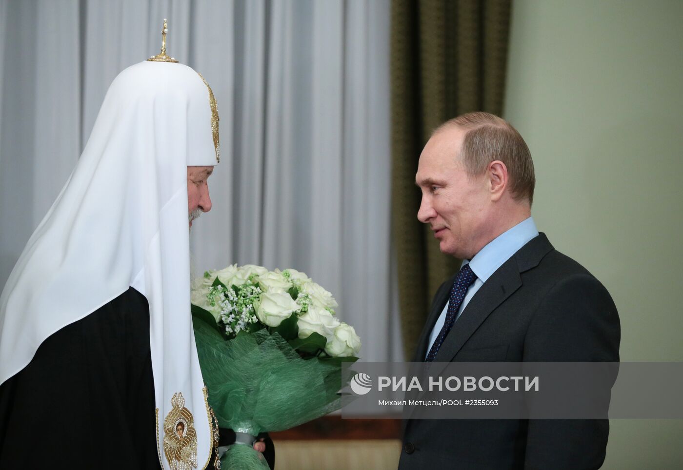 В.Путин поздравил патриарха Кирилла с пятилетием интронизации