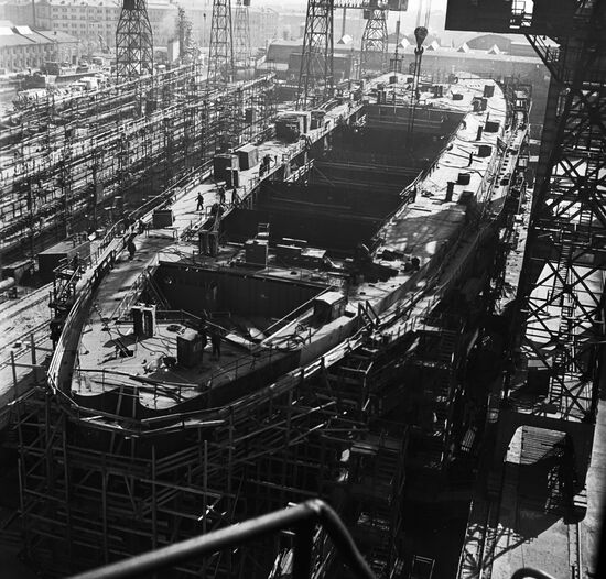 Строительство атомного ледокола "Ленин"