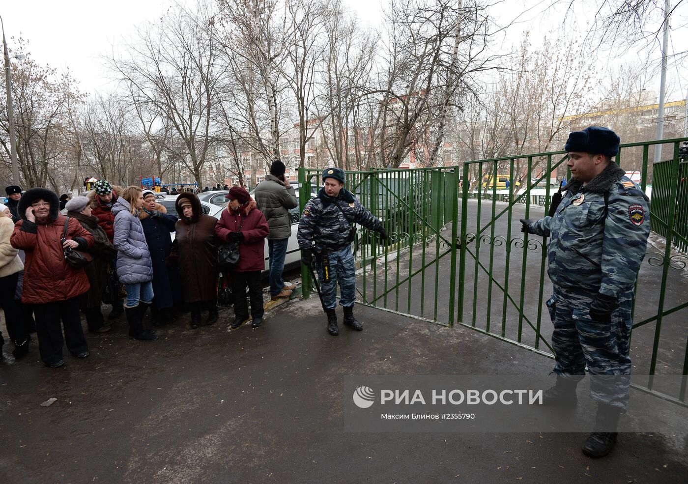 Старшеклассник открыл стрельбу в московской школе