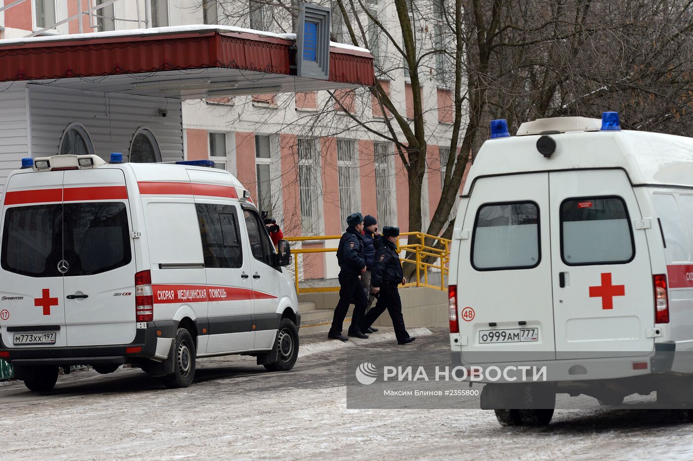 Старшеклассник открыл стрельбу в московской школе