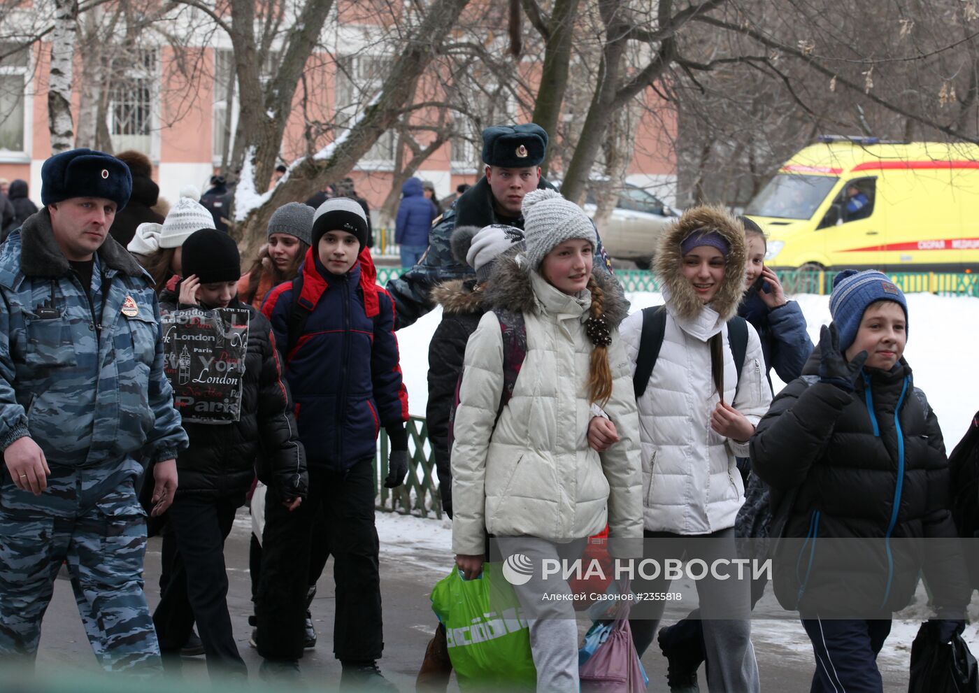 Старшеклассник открыл стрельбу в московской школе