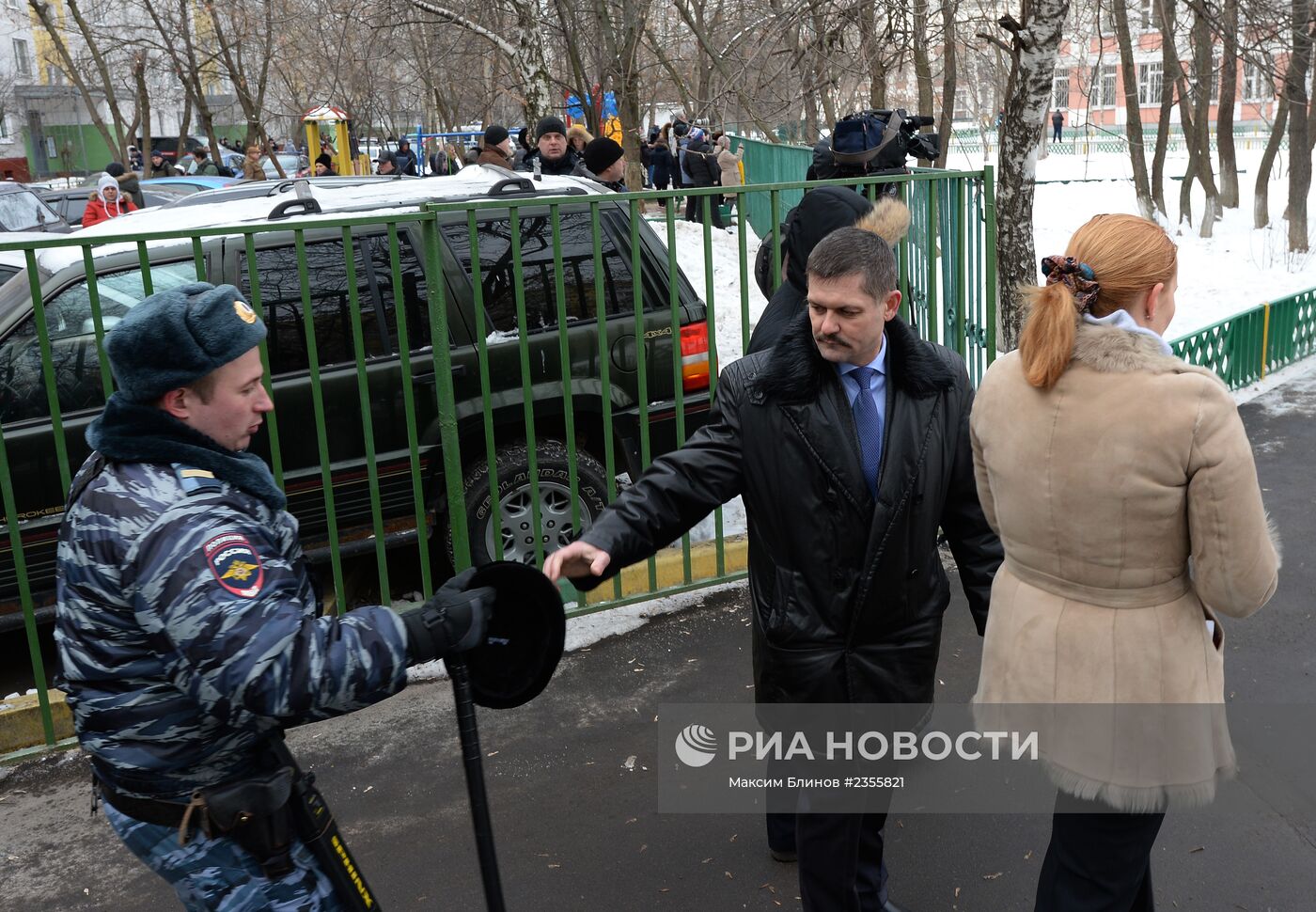 Старшеклассник открыл стрельбу в московской школе