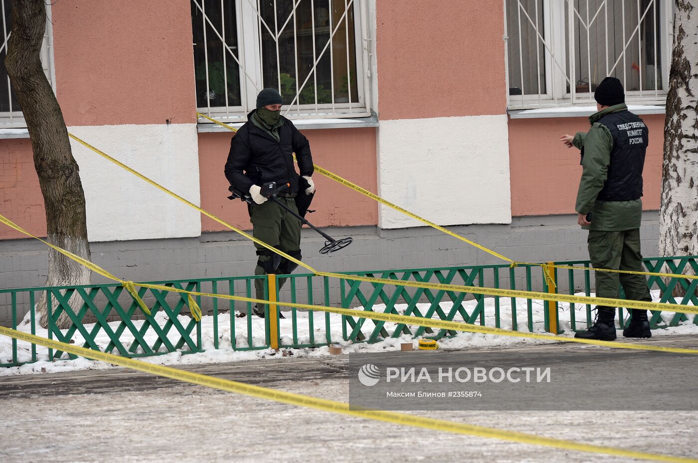 Старшеклассник открыл стрельбу в московской школе