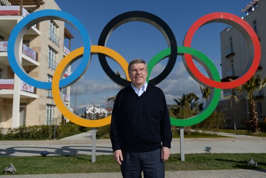 резидент МОК Томас Бах посетил Олимпийскую деревню прибрежного кластера