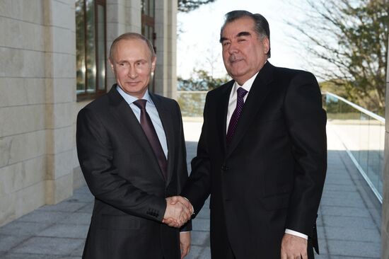 В.Путин встретился с президентом Таджикистана Э.Рахмоном