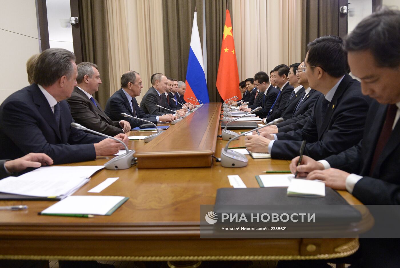 В.Путин встретился с председателем КНР Си Цзиньпином