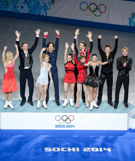 Олимпиада 2014. Фигурное катание. Команды. Цветочная церемония