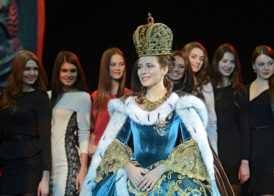 Участницы конкурса "Мисс Россия-2014" посетили мюзикл "Граф Орлов"
