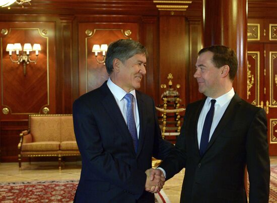 Д.Медведев встретился с А.Атамбаевым