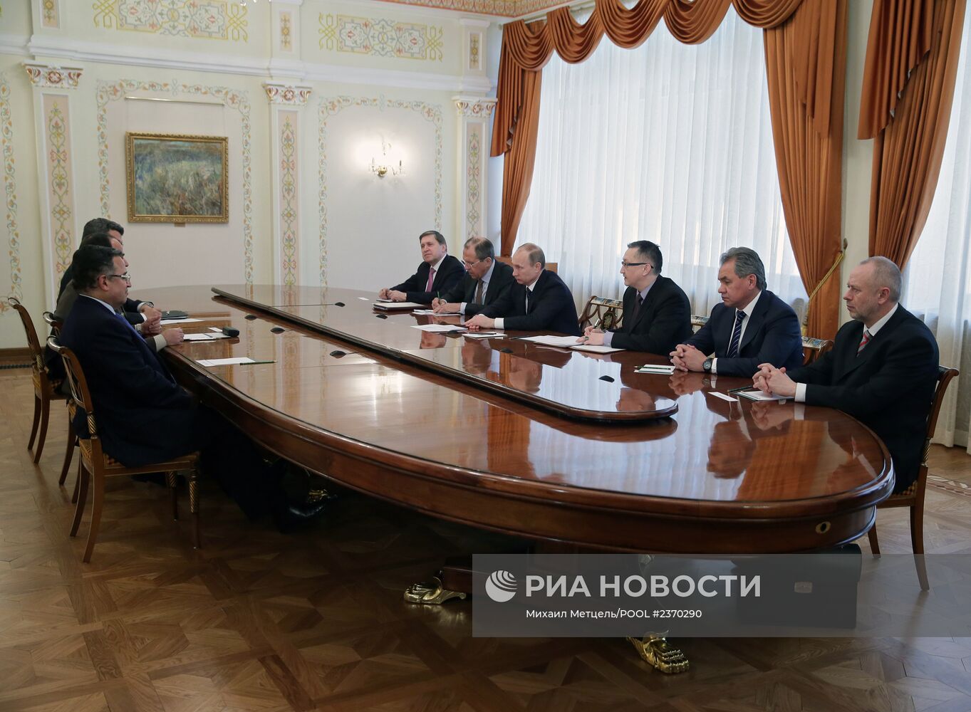 В.Путин провел встречу с Абделем-Фаттахом ас-Сиси и Набилем Фахми