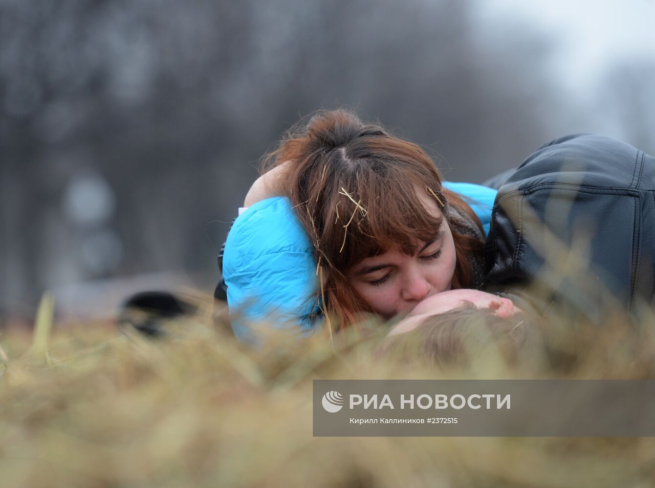 Трехметровый сеновал для влюбленных появился в парке Горького к Дню святого Валентина