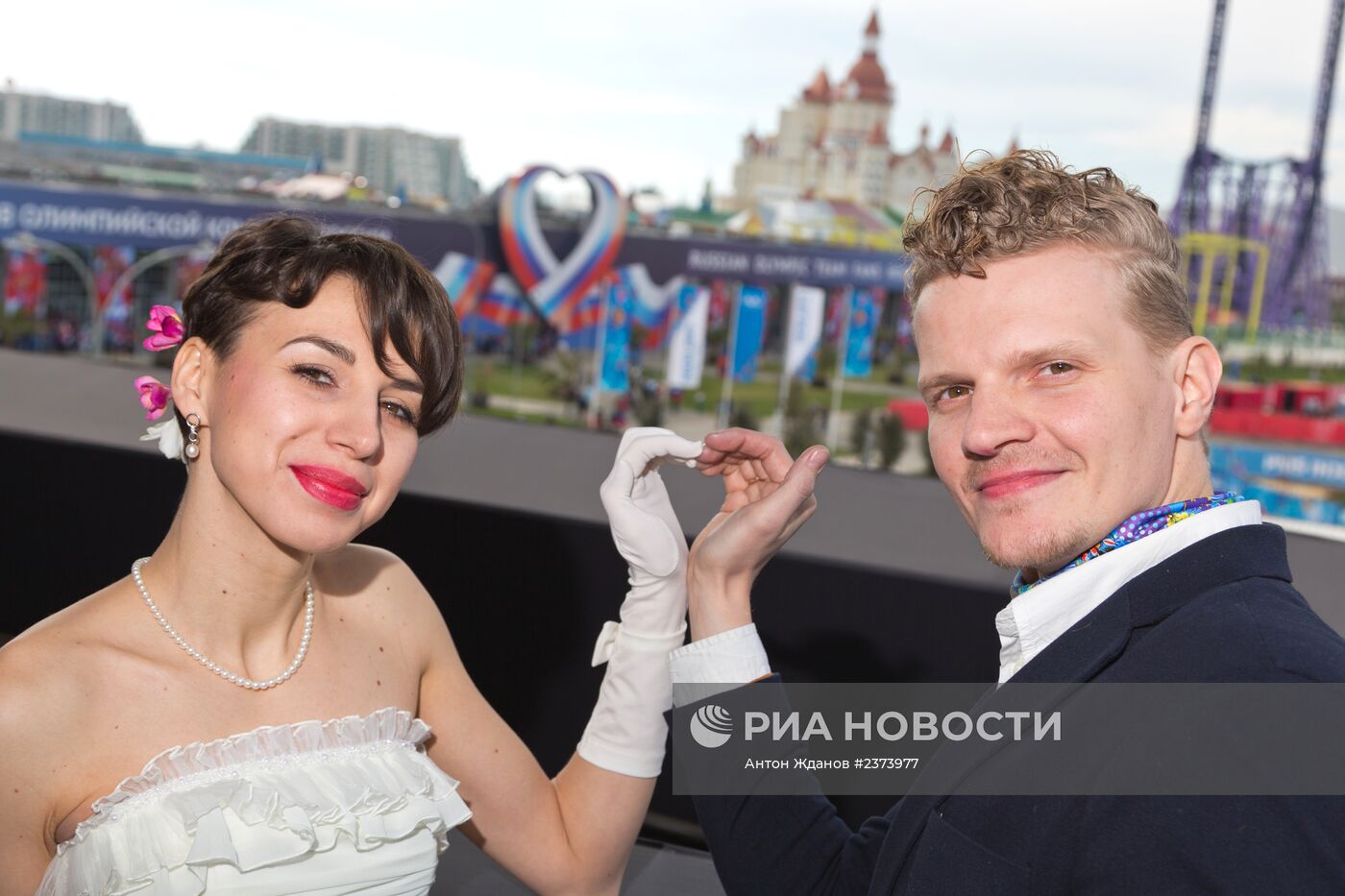В День всех влюбленных в олимпийском павильоне "МегаФона" отпраздновали свадьбу