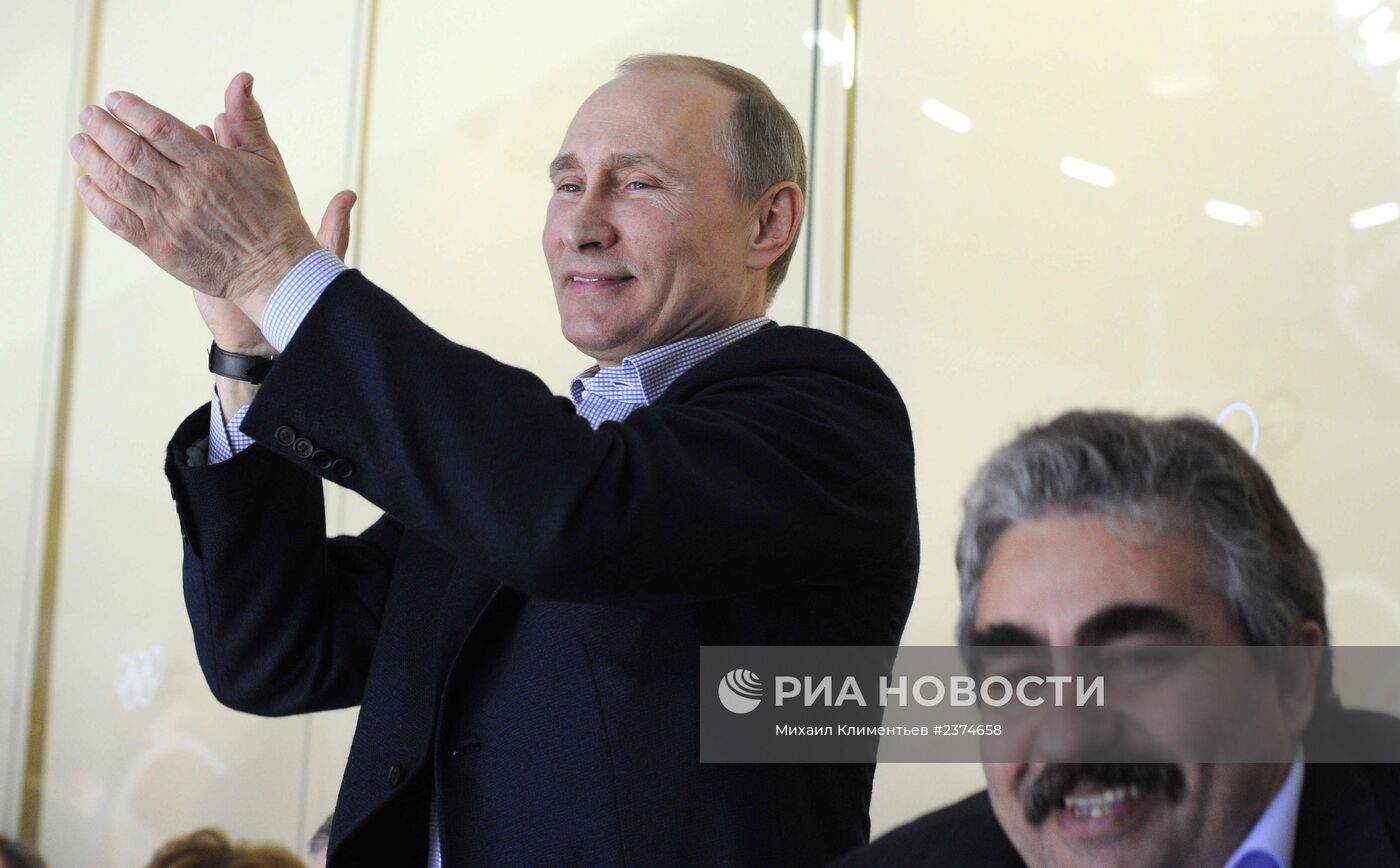 В.Путин посетил хоккейный матч Россия-США