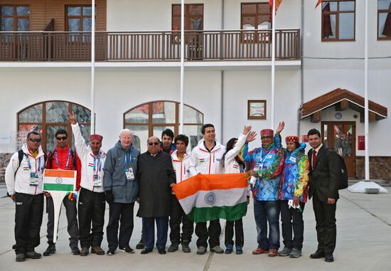 Поднятие флага Индии в Горной Олимпийской деревне