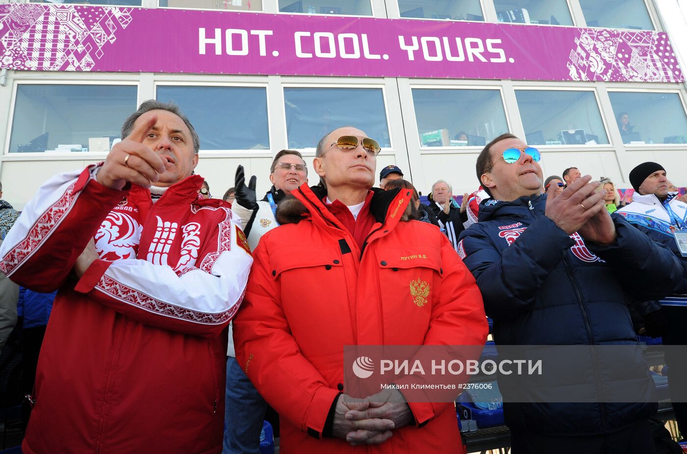 В.Путин и Д.Медведев посетили олимпийские соревнования по лыжным гонкам в Сочи