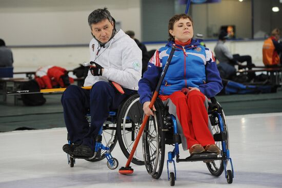 Тренировка паралимпийской сборной России по керлингу