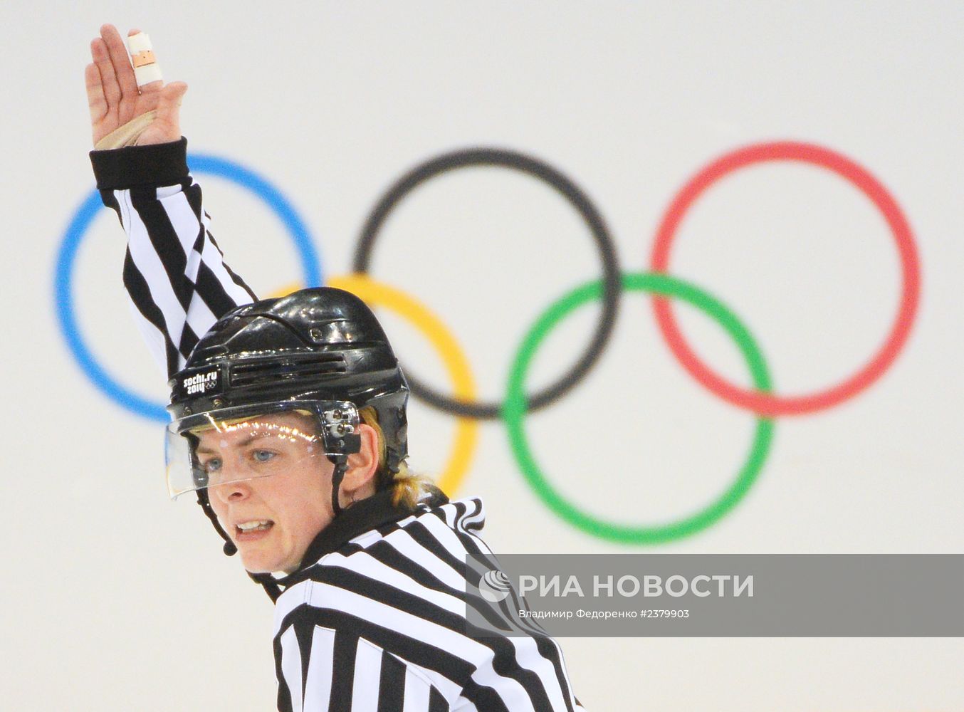 Эрин Блэр. Рефери соревнований по хоккею среди женщин на Олимпиаде 2014