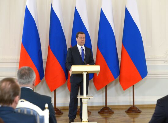 Д.Медведев вручил правительственные дипломы и премии самым благоустроенным городам России
