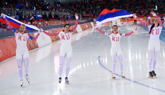 Олимпиада 2014. Конькобежный спорт. Женщины. Командная гонка преследования. Финальные забеги