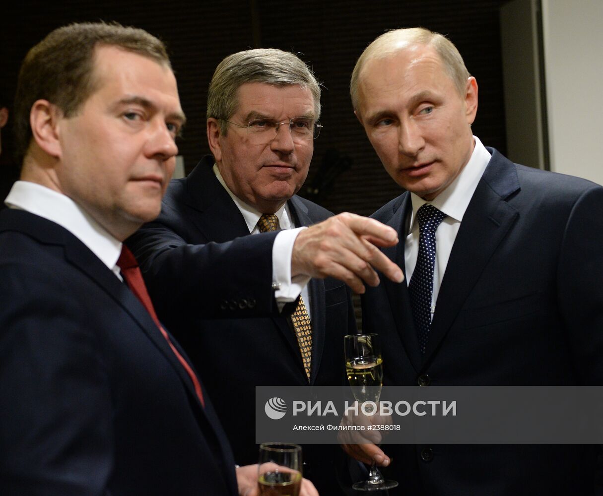 В.Путин и Д.Медведев посетили церемонию закрытия XXII зимних Олимпийских игр в Сочи