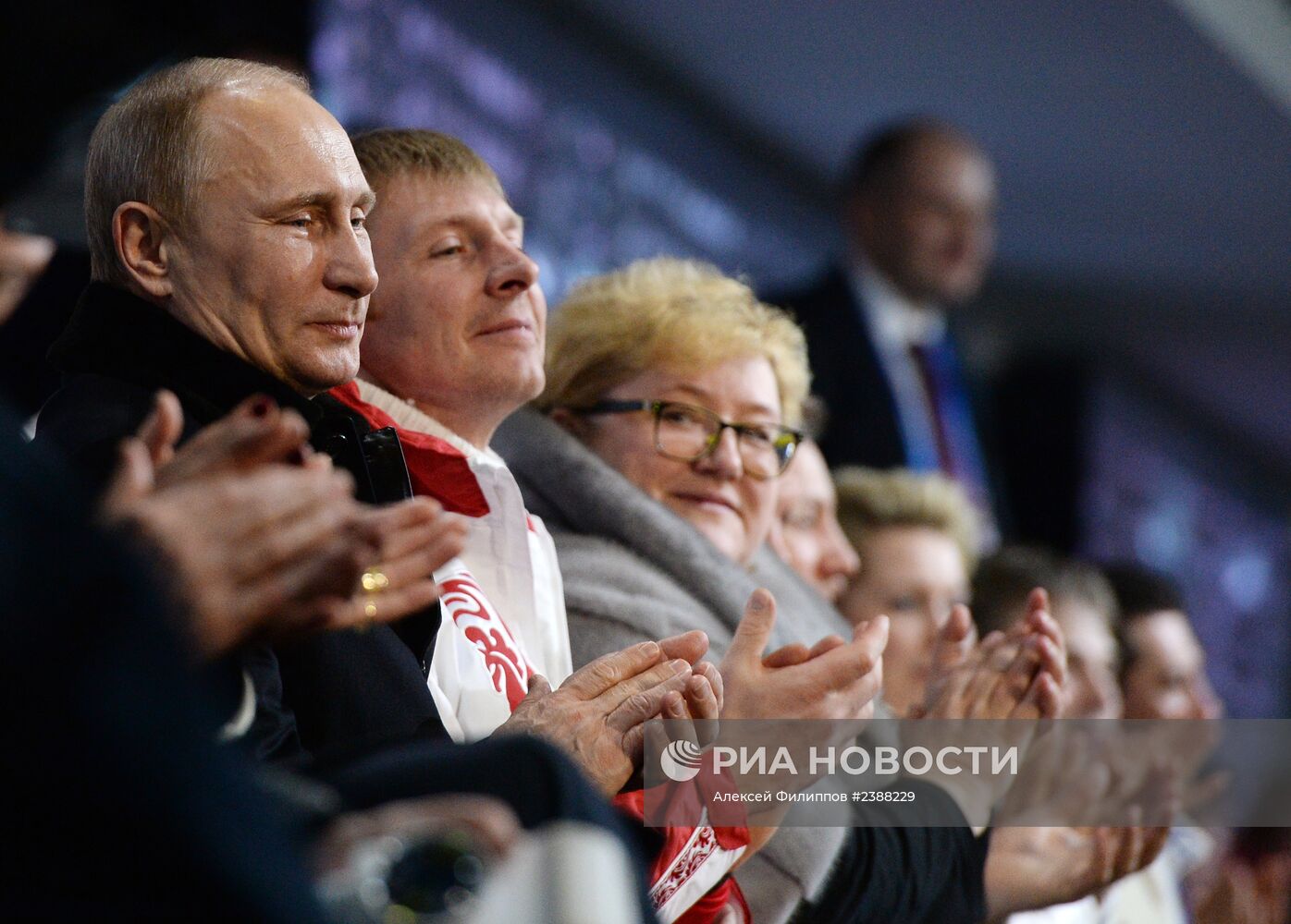В.Путин и Д.Медведев посетили церемонию закрытия XXII зимних Олимпийских игр в Сочи