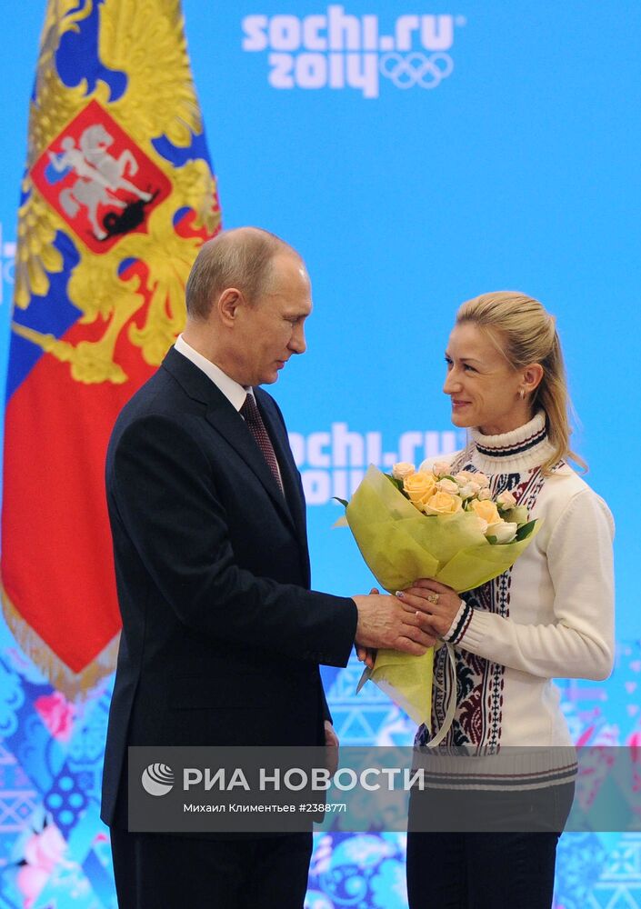 В.Путин принял участие в церемонии награждения российских призеров Олимпиады в Сочи