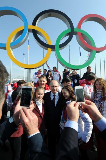 В.Путин принял участие в закладке аллеи Победителей в Олимпийском парке