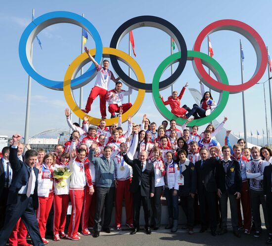 В.Путин принял участие в закладке аллеи Победителей в Олимпийском парке