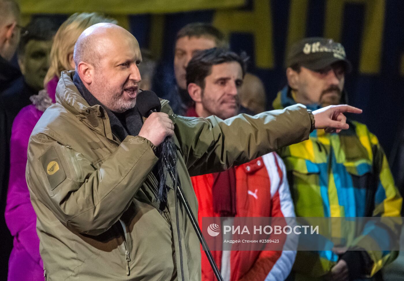 Кандидаты в новое правительство представлены в ходе Народного вече на Майдане Независимости