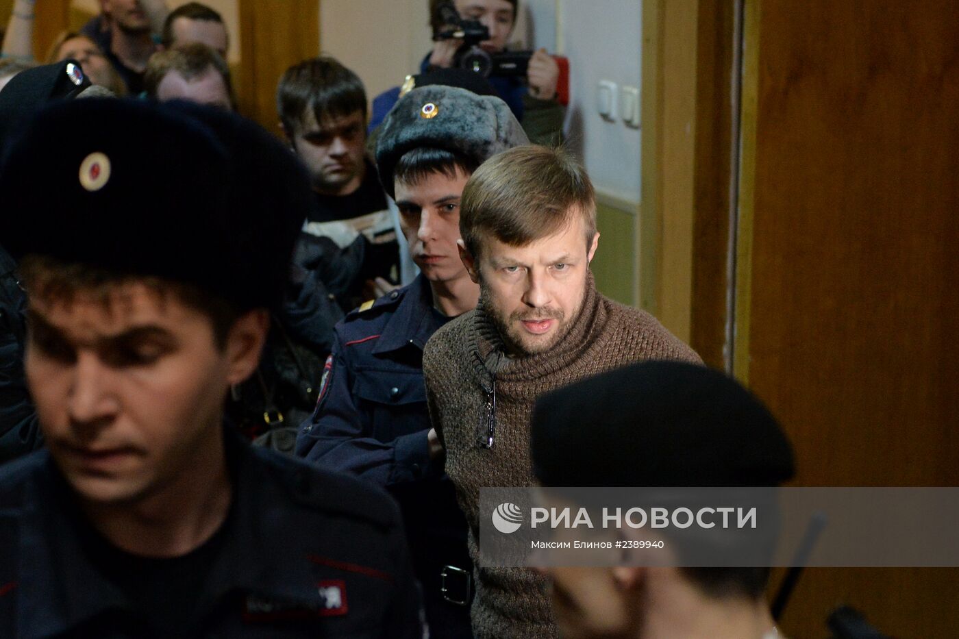 Рассмотрение вопроса о продлении ареста экс-мэра Ярославля Евгения Урлашова