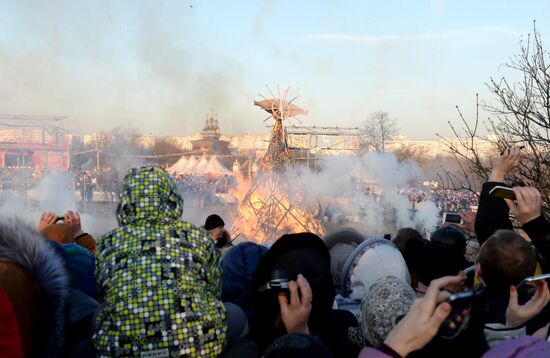 Масленичные гуляния в Москве и Московской области