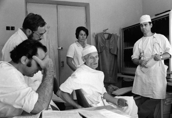 Николай Амосов