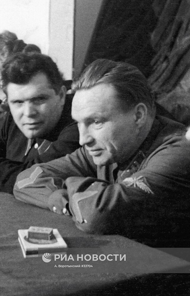 ЛЕТЧИКИ ВОДОПЬЯНОВ ЧКАЛОВ